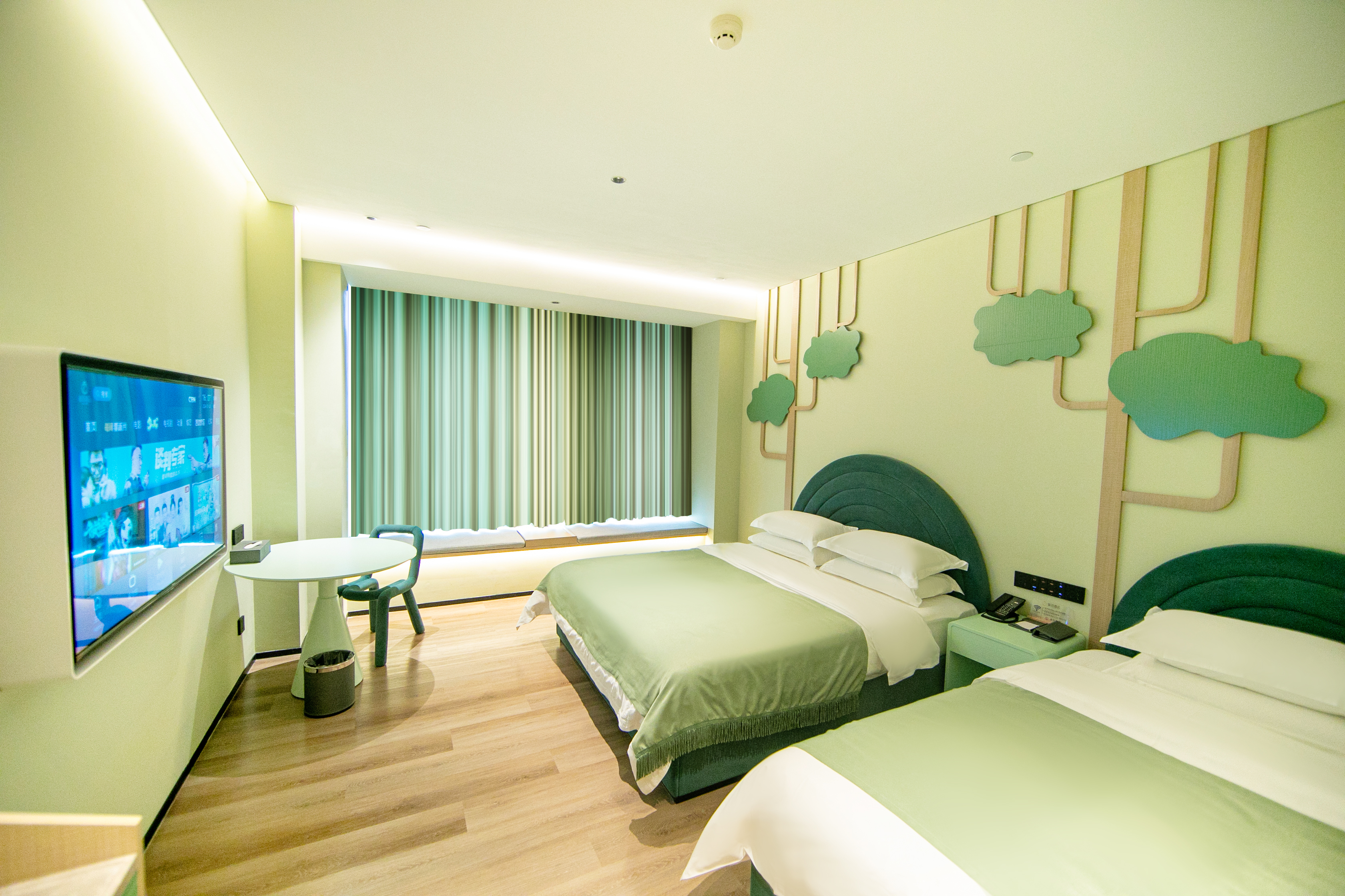 Kids Twin Family Room